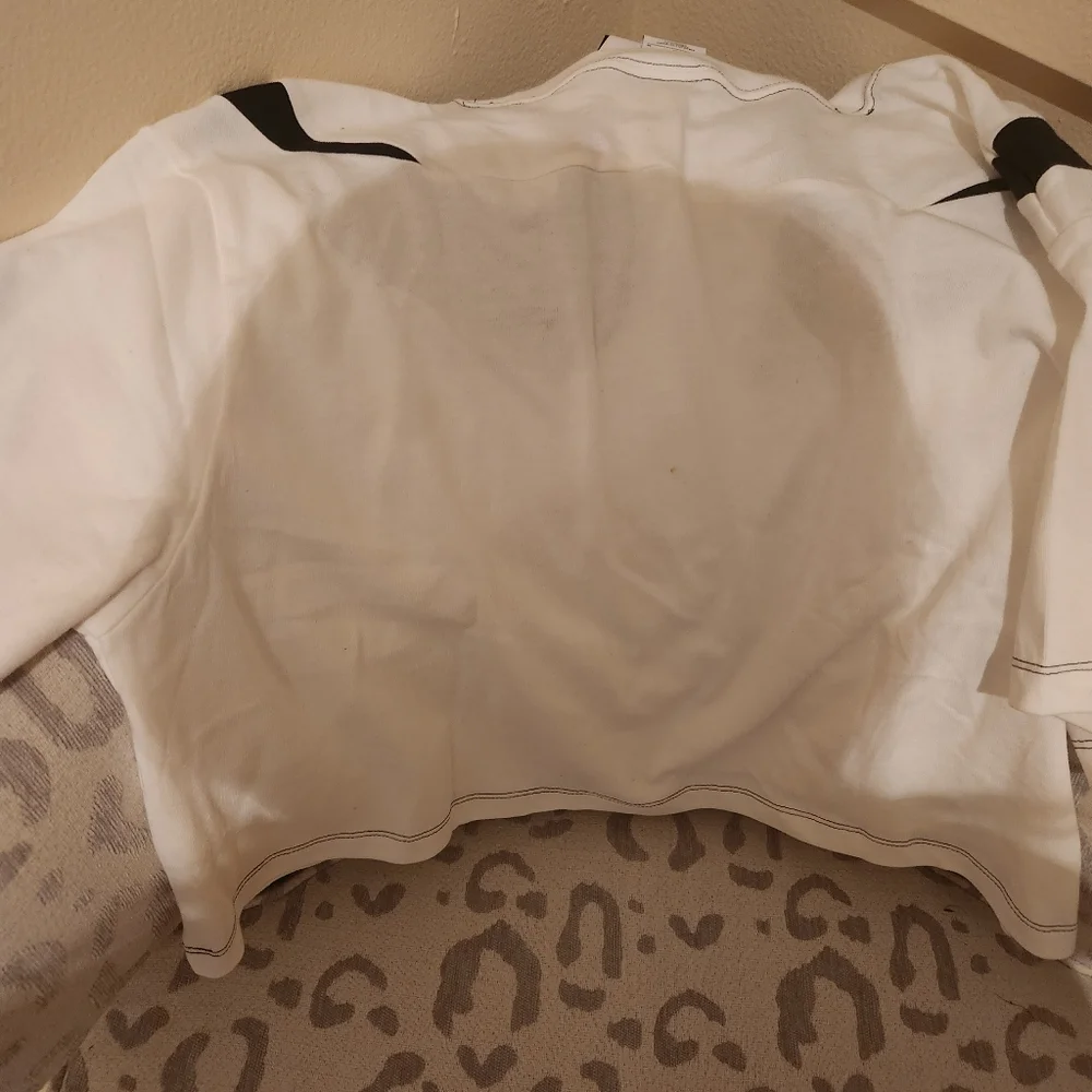 Nike Big Double Swoosh Sportscaster DR6201 Cropped Top White Black NEW - Picture 6 of 9